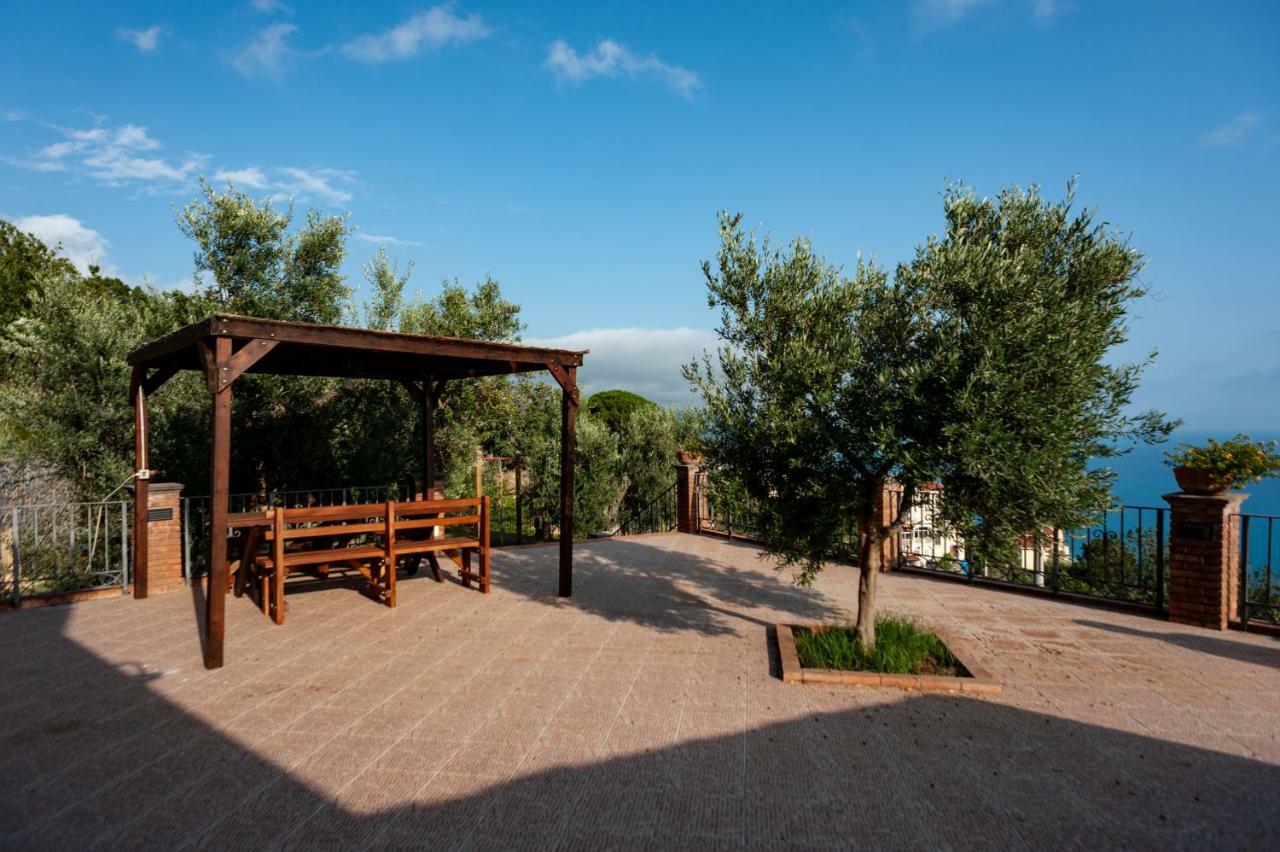 Azienda Agrituristica Le Terre Di San Leonardo Cetraro Bagian luar foto